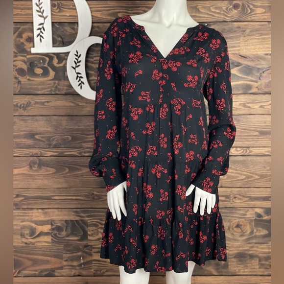 LOFT Dresses & Skirts - Ann Taylor LOFT | Garden Split Neck Swing Dress Floral Red Black Tiered Babydoll